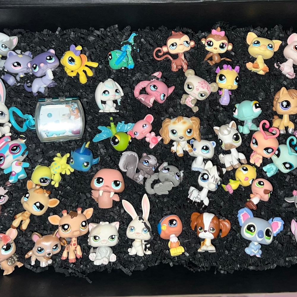 EXCLUSIVE Littlest Pet Shop Lot